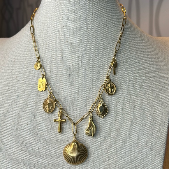 Divine Being 🌟 single layer stainless charm necklace on 18kt gold plated chain - Picture 4 of 7